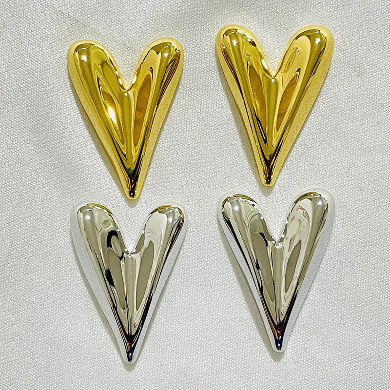 

Металлические Серьги love, высококачественные чувствительные серьги, женские темпераментные тяжелые Промышленные латунные французские рет...