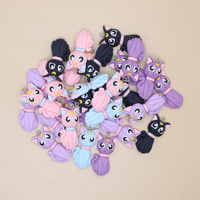 Wholesale 100pcs/pack Cat Charms Bulk Resin Flatback Cute Cartoon Earring Keychain Pendant Findings Diy For Jewelry Making