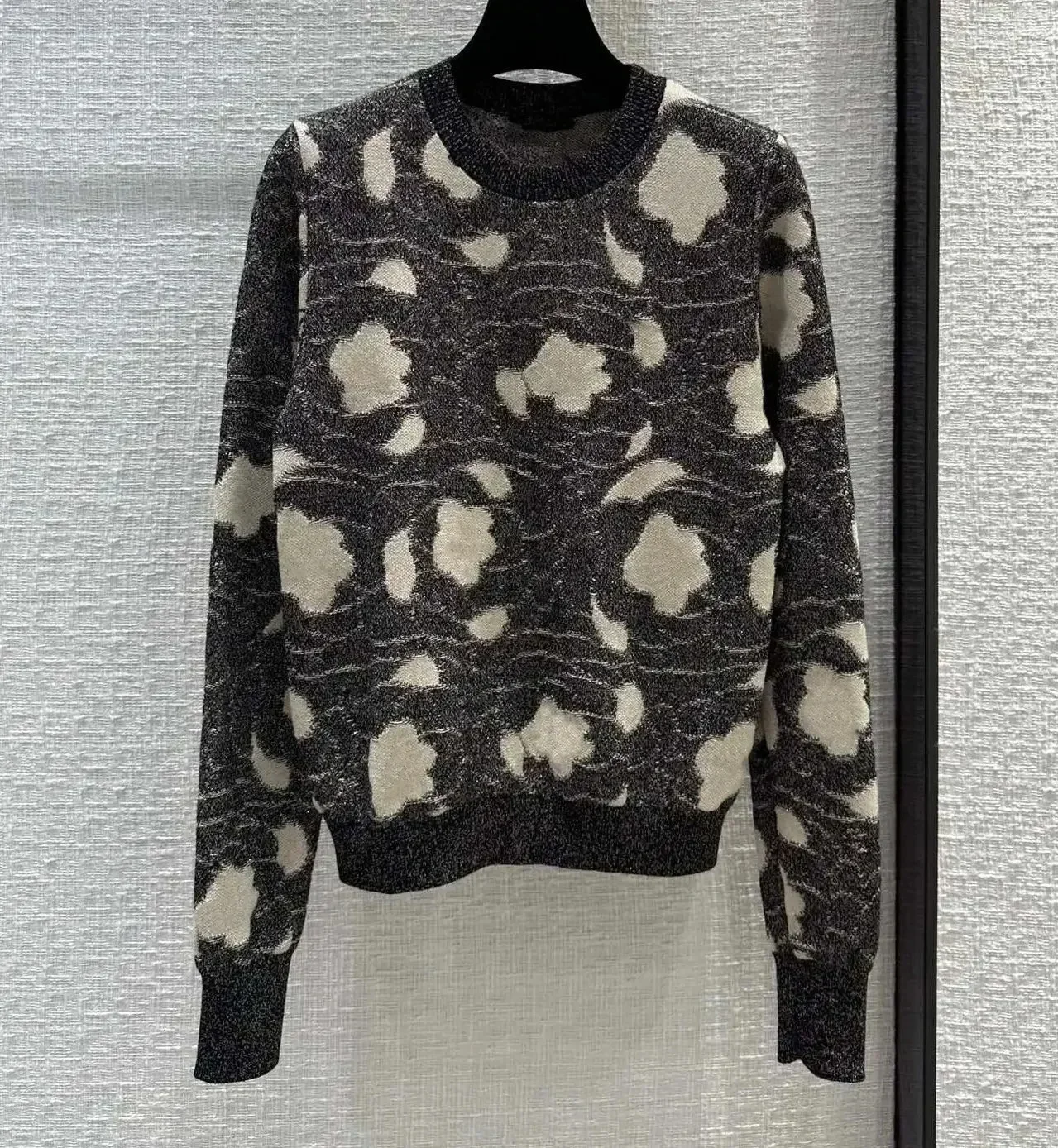 Новинка Осень-зима 2024 свитер с длинными рукавами золотистого цвета цвет камелии