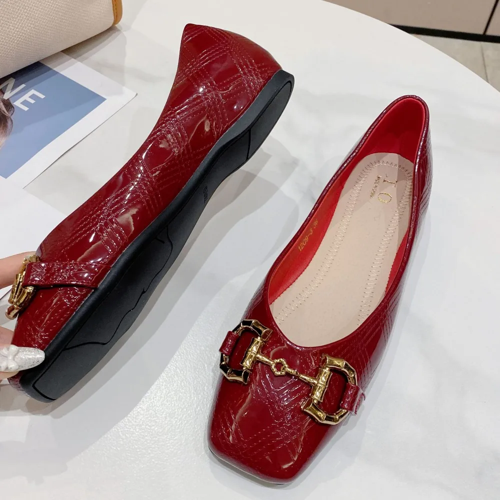 NEW Brand Women's Flat Shoes 2022 Metal Button PU Casual Loafers Comfortable Office Ladies Work Party Driving Single Shoes Red
