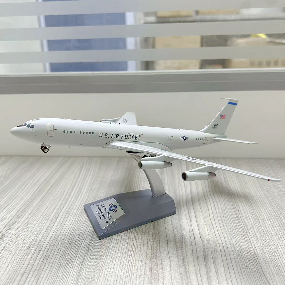 Фото Коллекционная модель самолета Boeing 707-300 ВВС США, масштаб 1/200, IFC18USAF93 FPR, для демонстрации №1