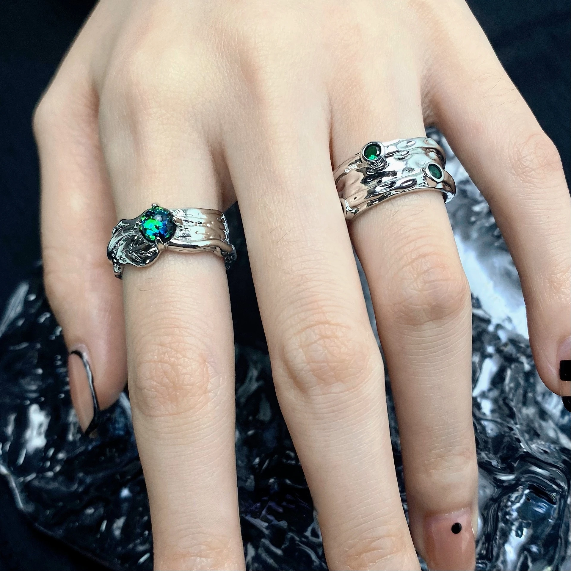 

New 2023 Temperament Green Crystal Ring Unisex Fashion Open Ring Banquet Jewelry Accessories Gift