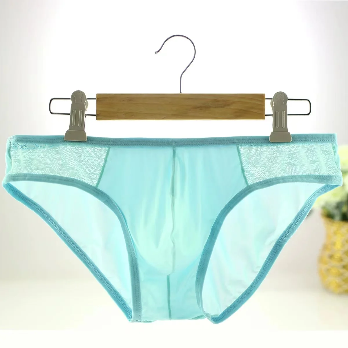 2pcs Men Summer Ice Silk Underwear Briefs Breathable Underwear Bamboo Carbon Fiber Anti-Bacterial LaceHollow Pants Briefs