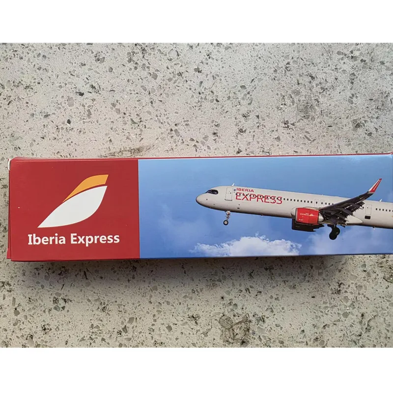 Фото Новый масштаб 1:200 A321NEO Испания IBERIA EXPRESS ABS пластик модель самолета игрушки самолет сборка коллекция дисплей №1