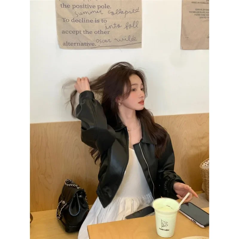 Винтажная черная кожаная куртка в стиле преппи Женская Осенняя