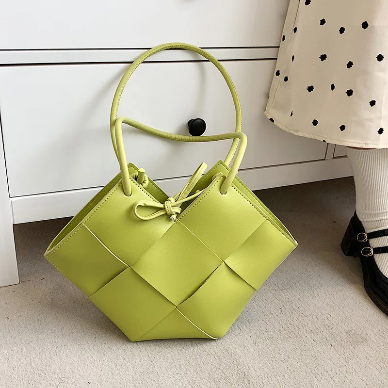 

Street Trend Personality Women Fashion Shoulder Bag 2022 New Design Simple Handbag Heart-shaped Large-capacity Women's Bag