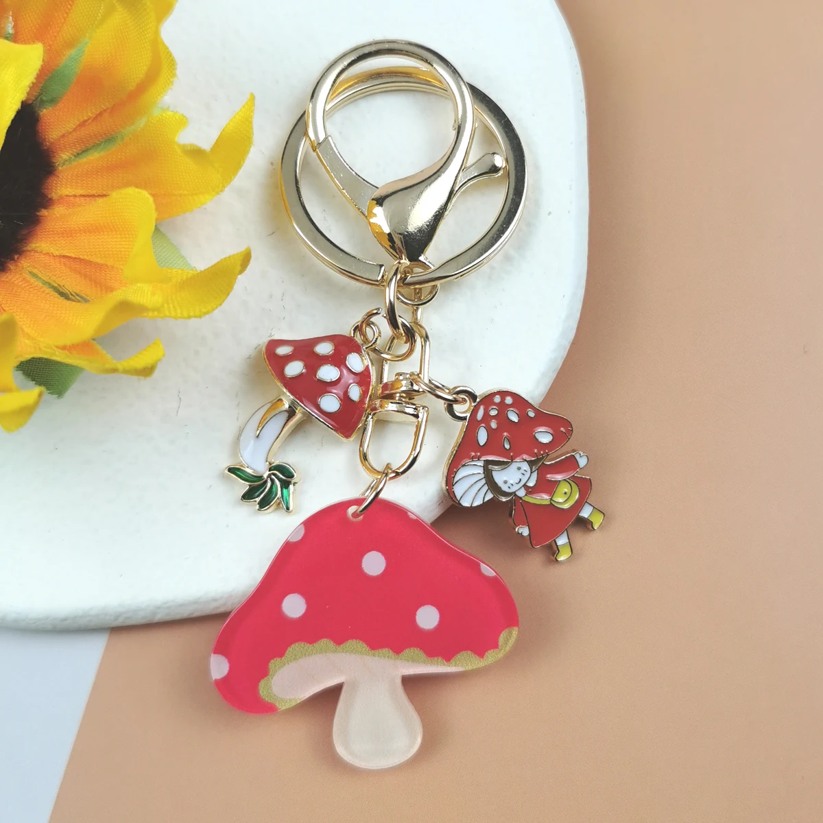 

1 Pcs Acrylic Mushroom Little Girl Keychain Girls Wemen Jewelry DIY Decor Bag Pen Keyring