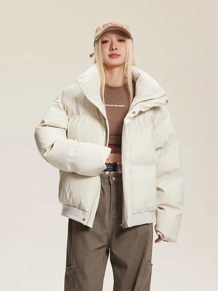 Простое однотонное женское пальто с хлопковой подкладкой и воротником-стойкой