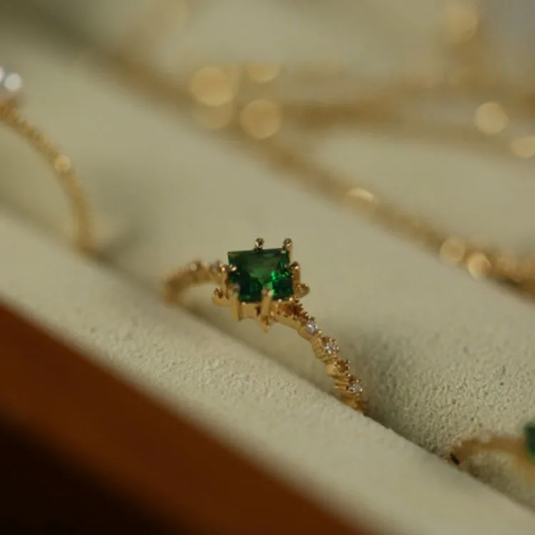 Рисунок 2 - Элегантное и Стильное женское кольцо