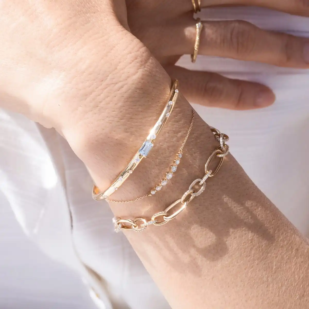 

Fashionable S925 Sterling Silver Starry Aquamarine Cuff Bracelet with Unique Star Design