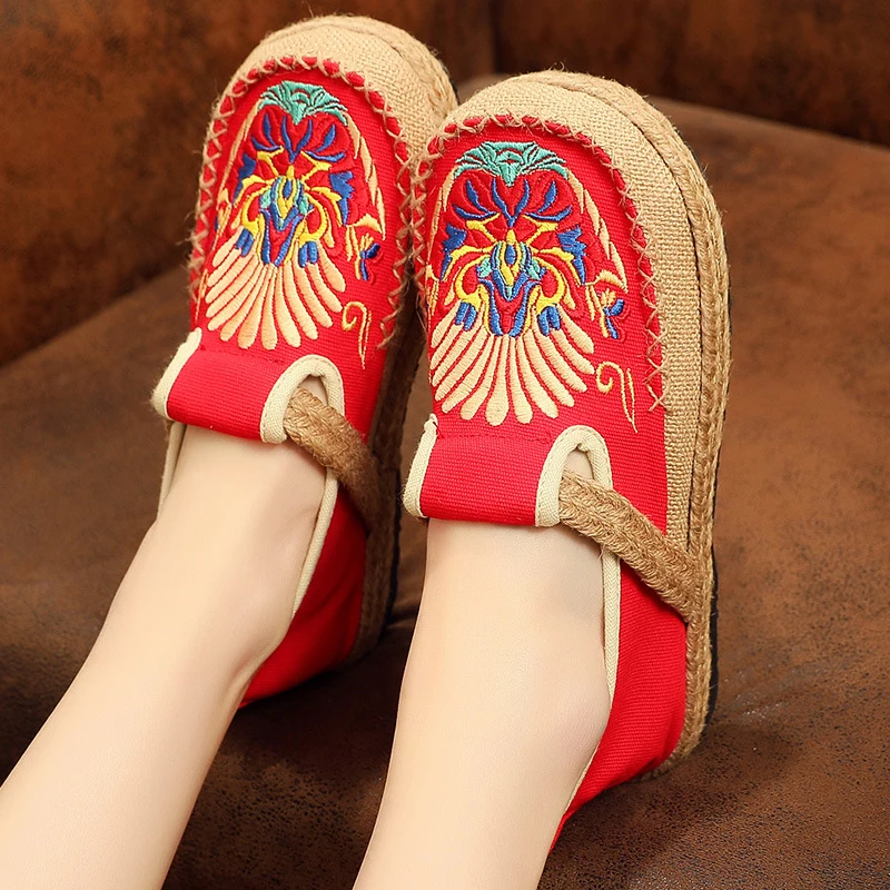 

2023 Trend New Embroidered Shoes Flat Heel Low Top Embroidery Shallow Cotton Linen Shoes Ethnic Style Slip-on Cloth Shoes Women