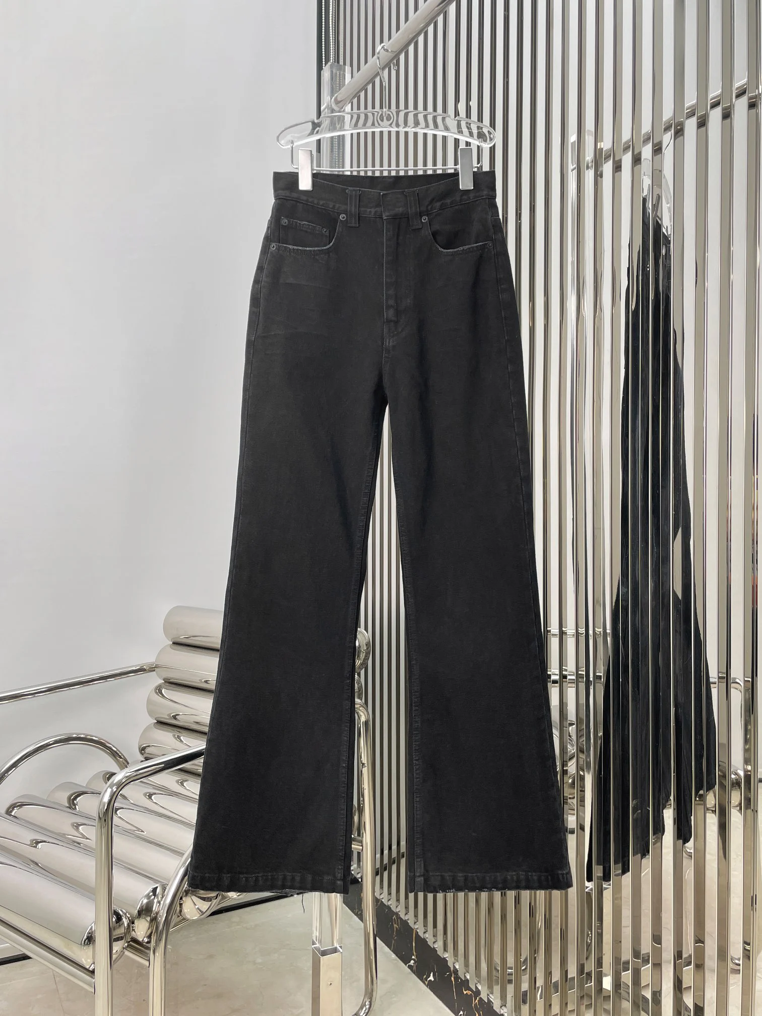 New female niche fashion trouser leg ripped carbon black to do old high waist flared jeans