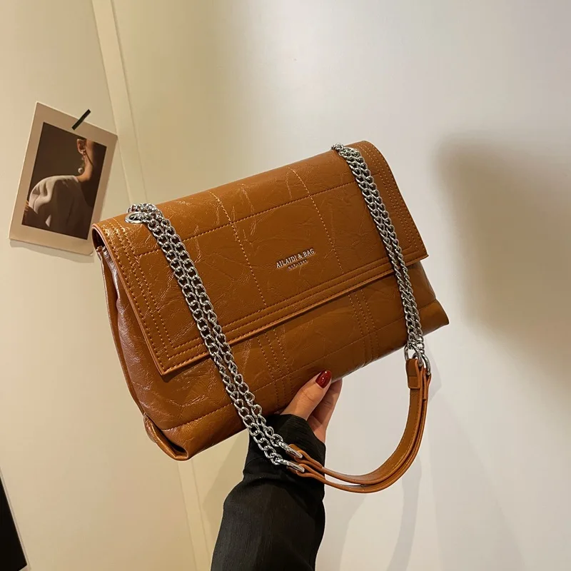 

Модная трендовая дамская сумка-мессенджер через плечо, универсальная однотонная маленькая квадратная сумка, повседневная женская сумка через плечо, новая сумка 2023