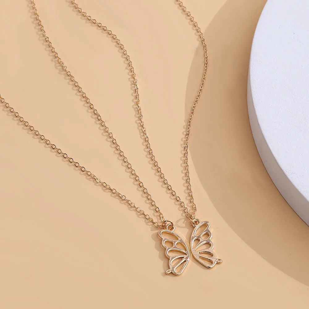 

Fashion Collarbone Necklace for Women Hollowout Butterfly Pendant Neckalces Chokers for Mother Daughter Festive Gift Jewelry