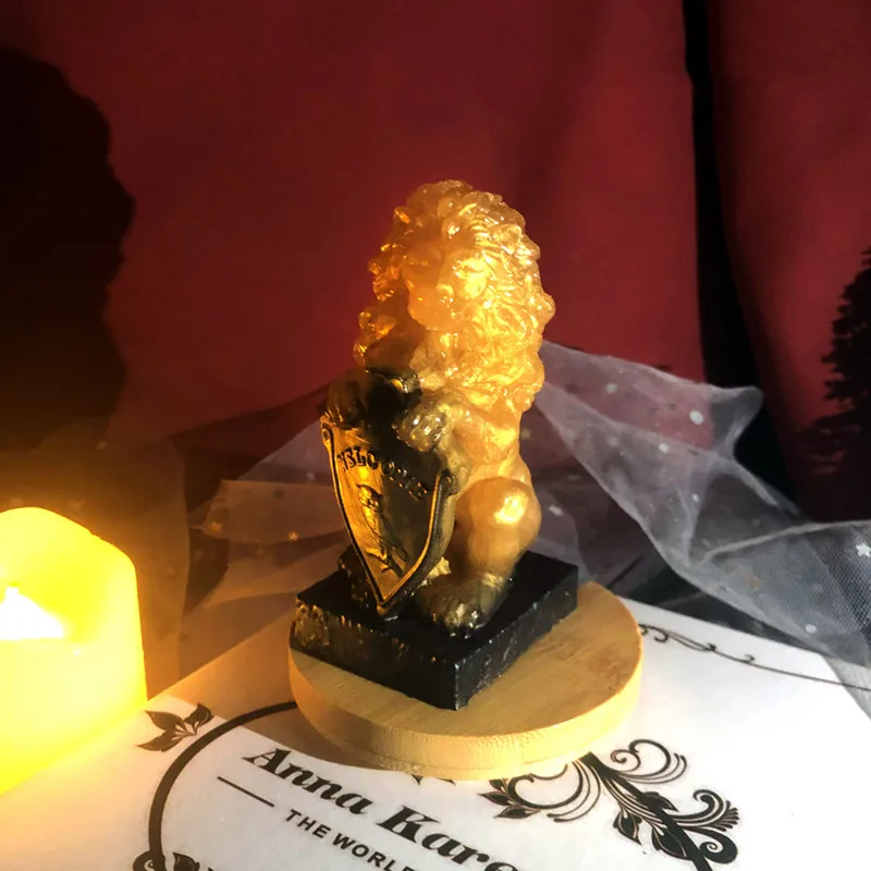 

Three-dimensional Lion Drop Mold Gypsum Candle Aromatherapy Ornaments 3D Three-dimensional Shield Lion Candle Silicone Mold