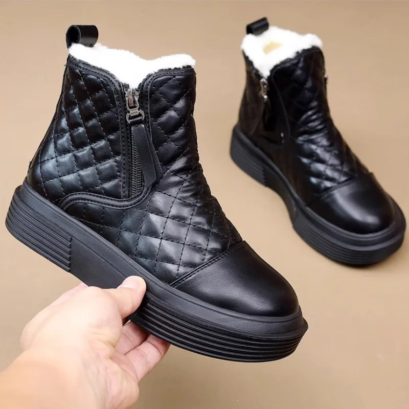 

Модные зимние ботинки для женщин, зима 2023, новые студенческие короткие ботинки, большая хлопковая обувь, бархатные теплые ботинки на толстой подошве для женщин