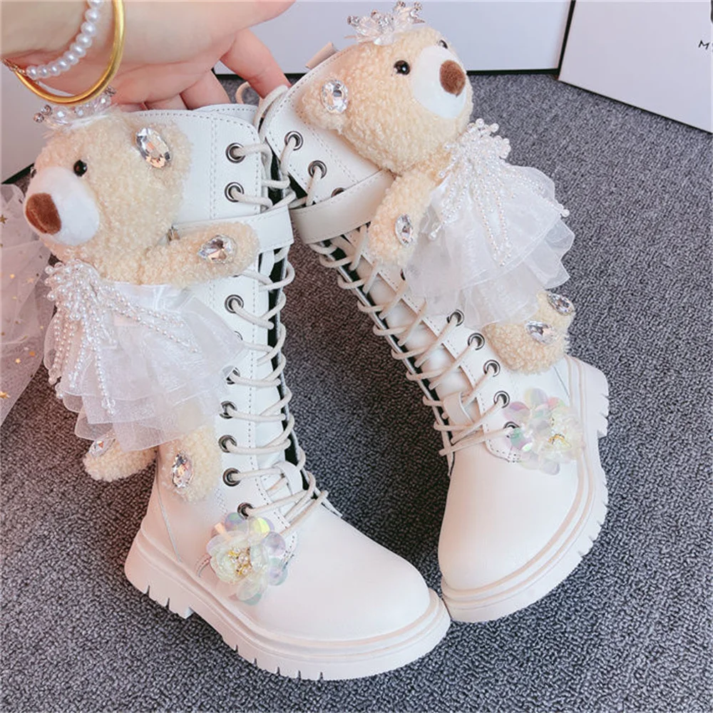 

Модные кожаные детские ботинки для девочек, новинка 2022, длинные детские ботинки с милым медведем и кружевом, туфли для девочек XZ180