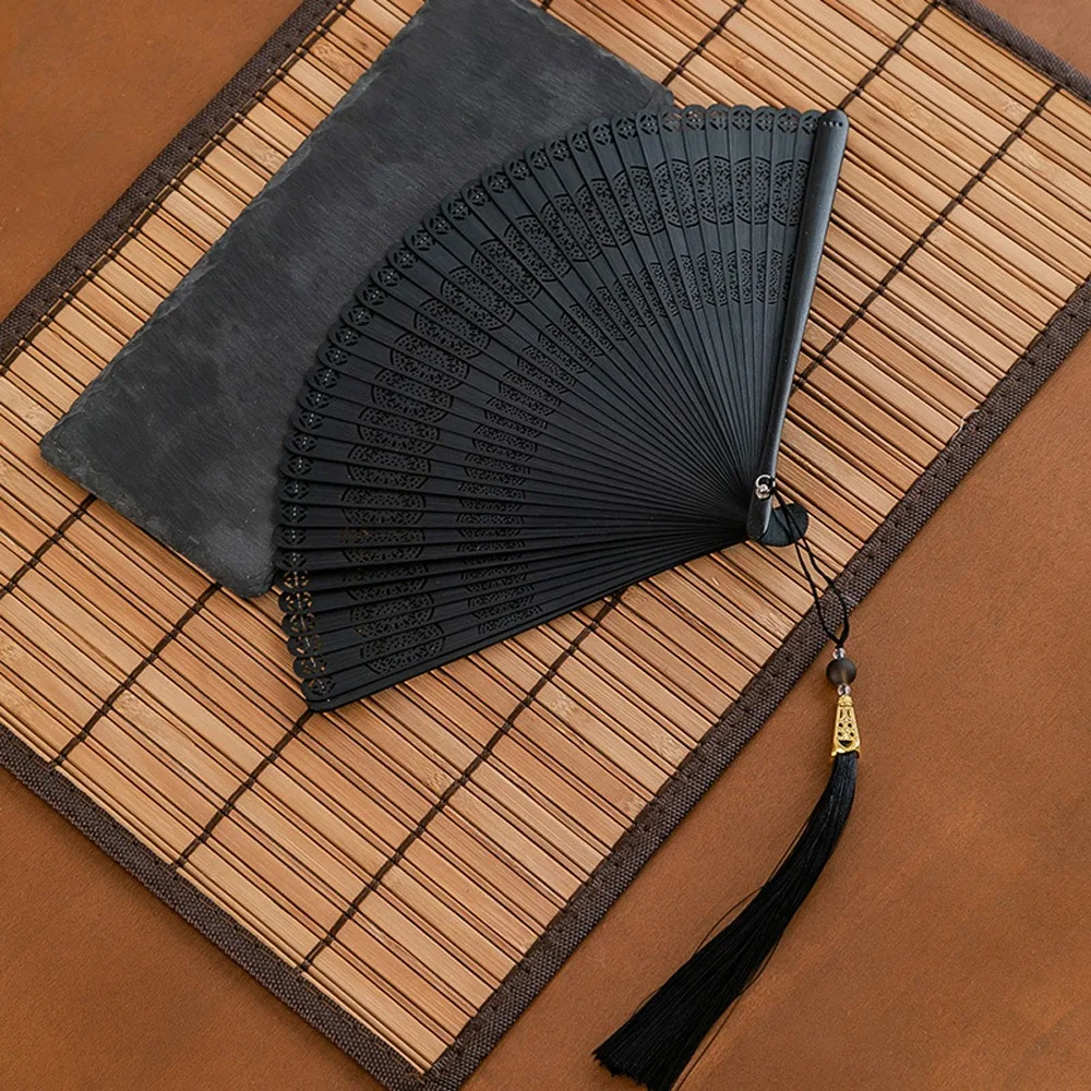

Черный бамбуковый веер Cheongsam Show