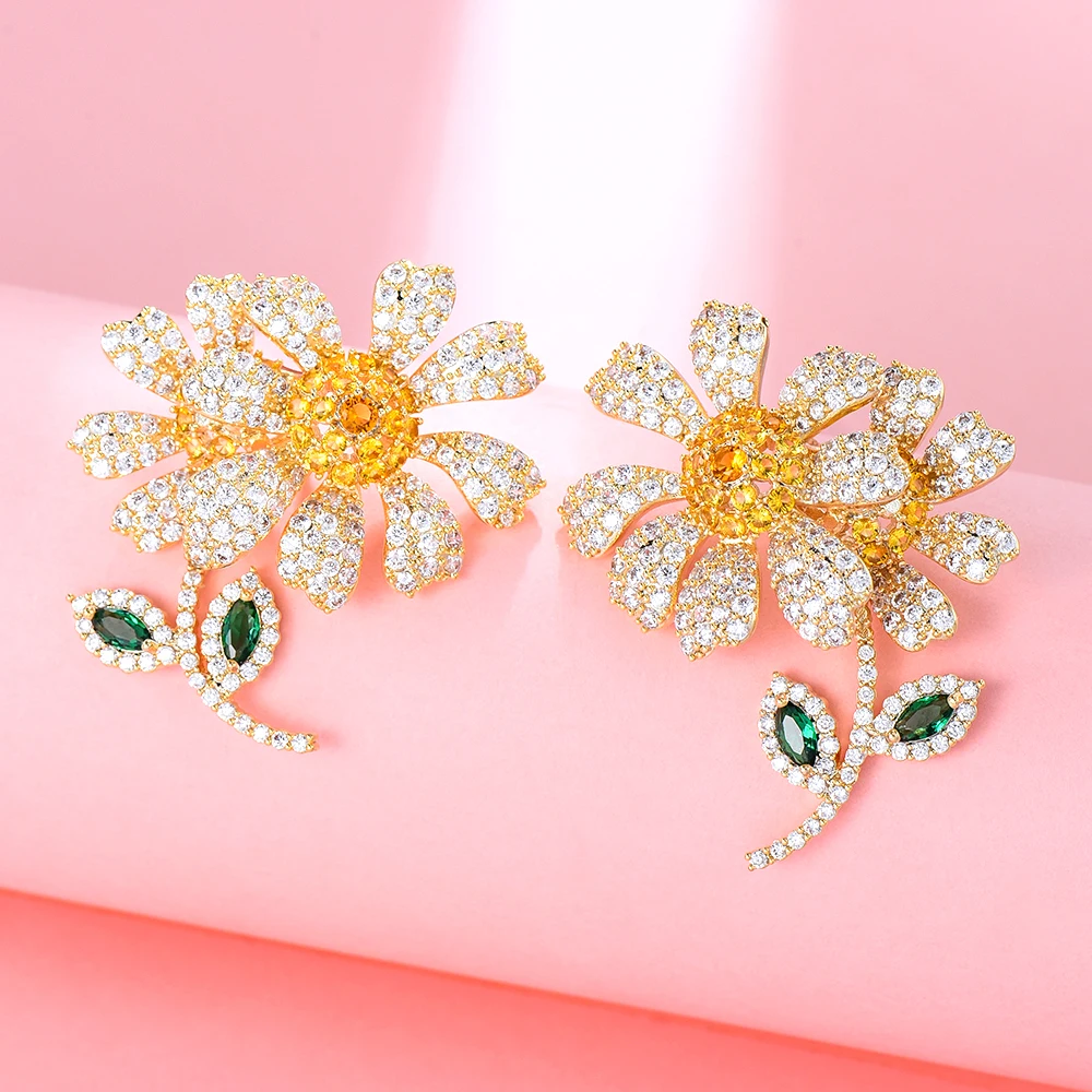 

Soramoore Charm Flowers Earrings For Women Wedding Gorgeous Luxury Sweet Romantic Brincos Female DIY Fashion Jewelry Gift 2022