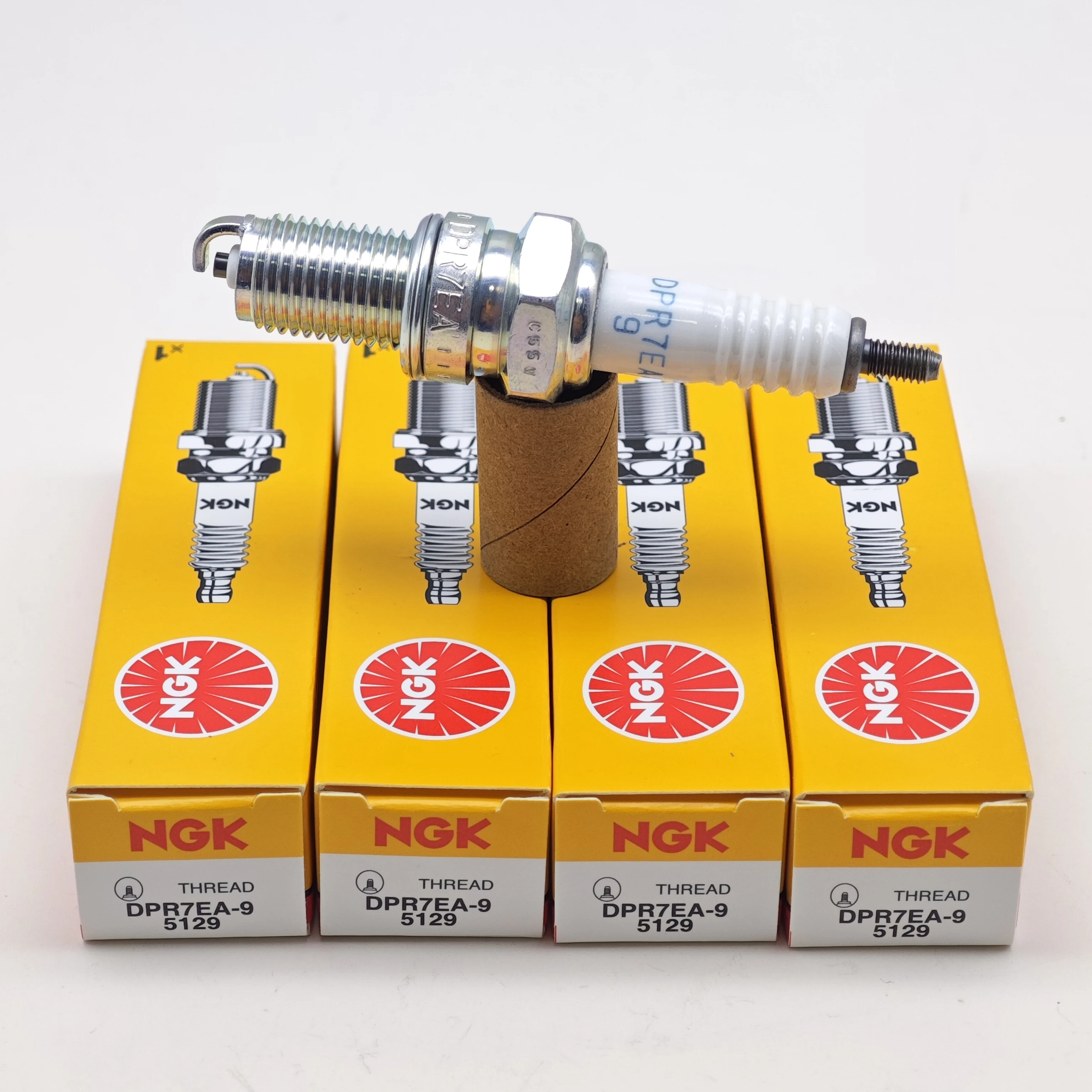 

4 шт. оригинальная Свеча зажигания для мотоцикла NGK, модель DPR7EA-9 #5129 для Guangyang гребли 300 CT250 300 CB750
