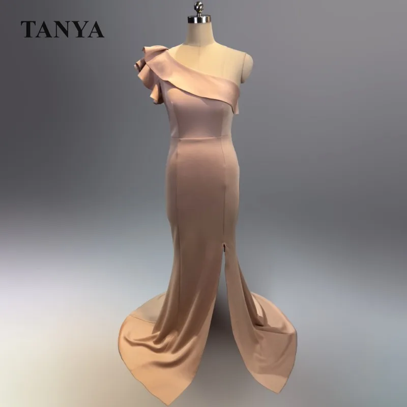 Скромные SimpleWhite платья подружек невесты Русалка одно плечо Сплит оборки рукава