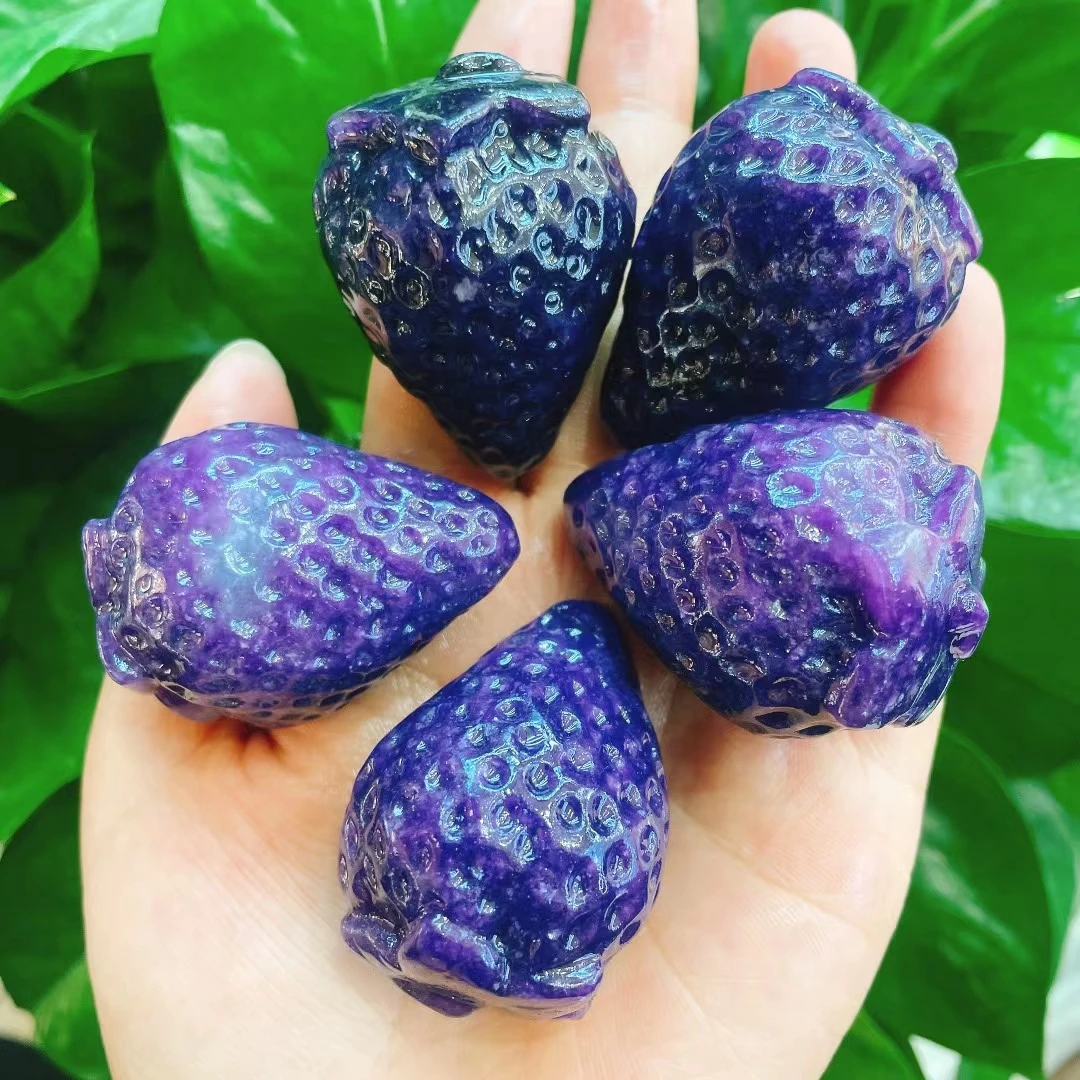 

Lovely Natural Ziyun mother Quartz Crystal Hand Carved With Lovely Fruit Strawberry Christmas Gift Energy Crystal 1pcs