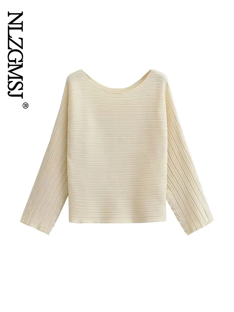 

Женский трикотажный свитер с длинным рукавом и круглым вырезом