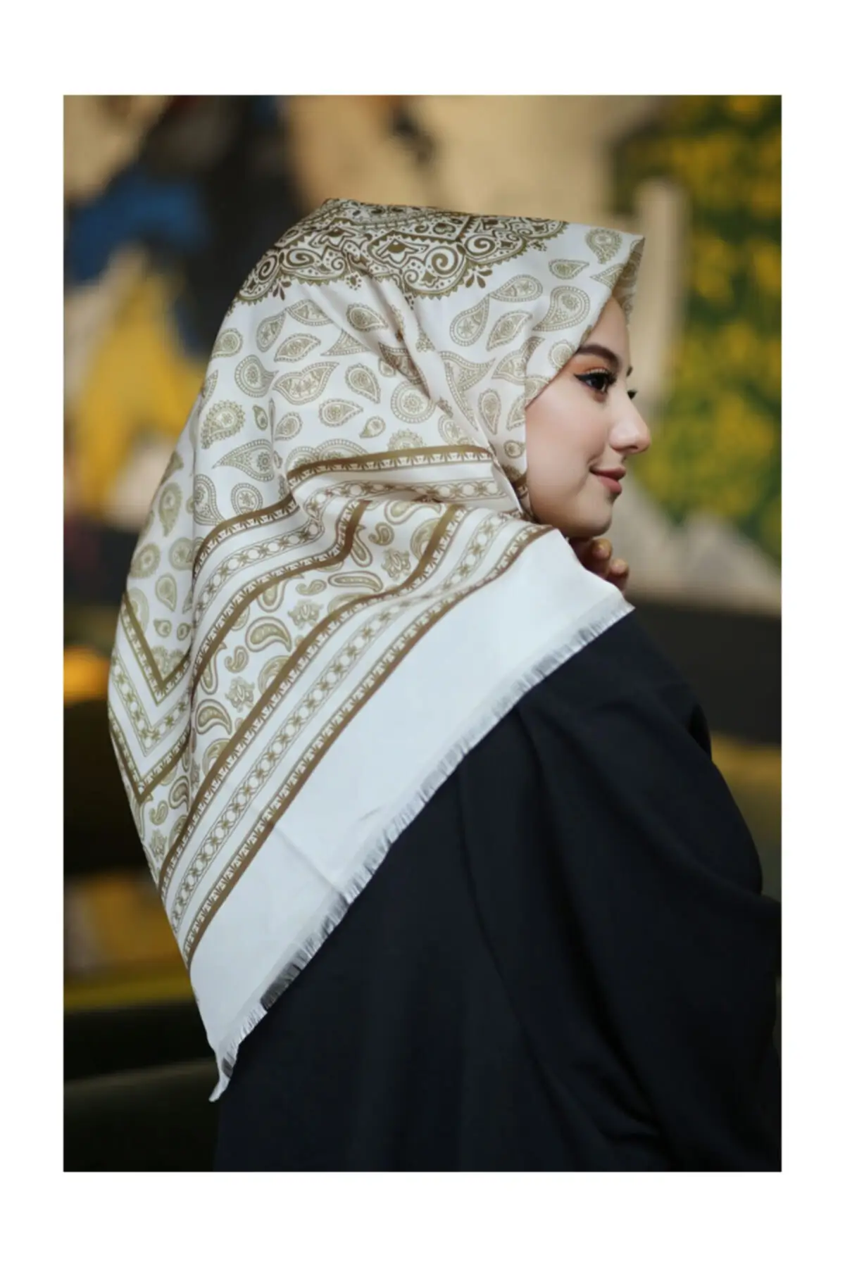 

Women Cream Taffeta Digital Printed Scarf Women 2021 Fashion Hijab