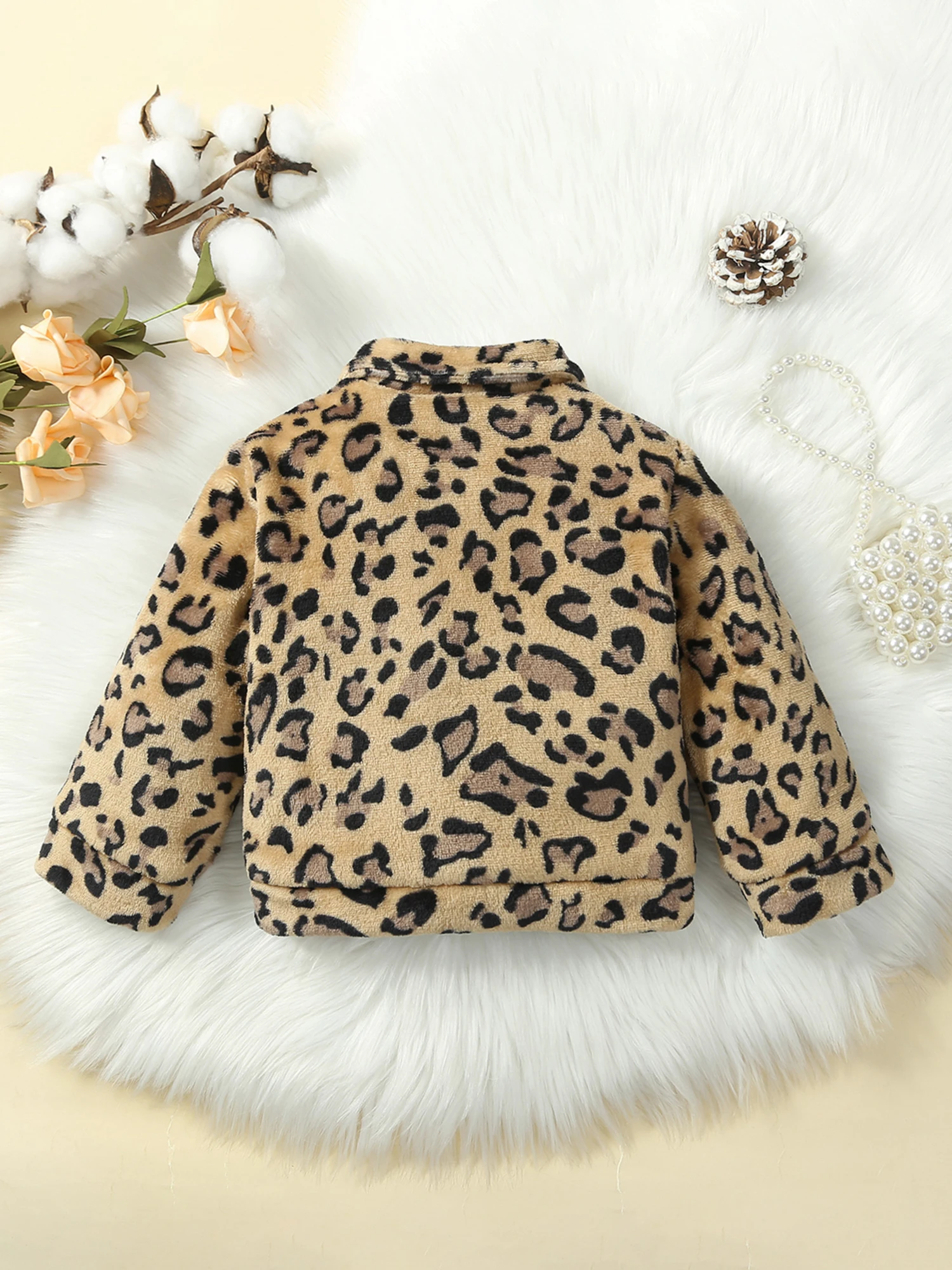 

Women s Faux Fur Hooded Parka Jacket Warm Winter Coat with Zipper Closure
