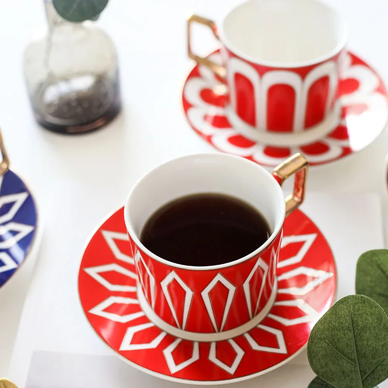

European-style Creative Ceramic Coffee Cup Set Simple English Afternoon Tea, Scented Tea, Red Tea Cup, Couple Cups and Saucers.