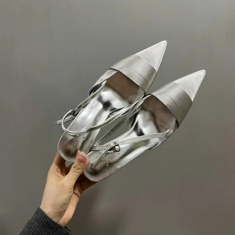 Новые милые женские сандалии с острым носком модные летние удобные нескользящие