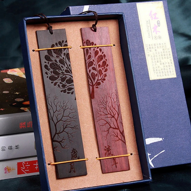 

2pcs Chinese Style Wooden Bookmarks Retro Red Sandalwood Carving Bookmark Decoration 2022 School Teachers Classmates Thanks Gift