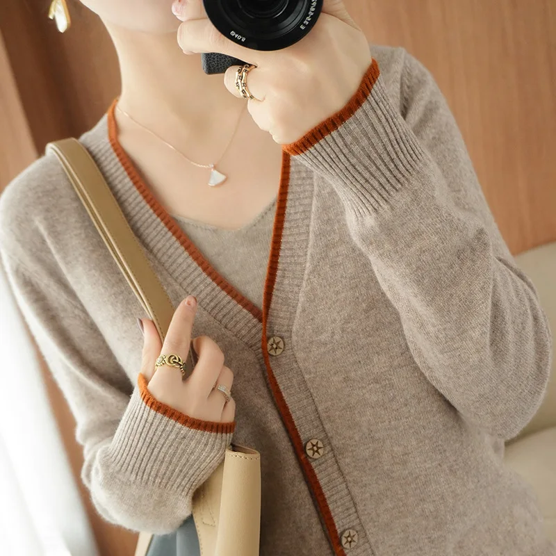 

Leosoxs 2022 Spring and Autumn New V -neck Knitted Cardigan Female Thin Base Short Jacket Sweater Long Sleeve Top