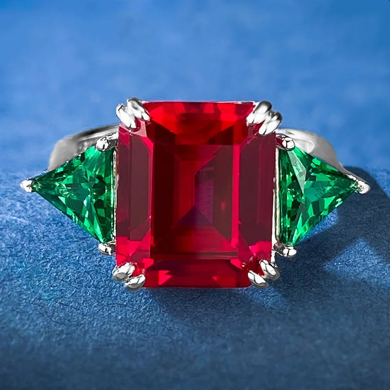 

2023 New S925 Silver European and American Pigeon Blood Red 10 * 12 Combination Green Diamond Advanced Sense