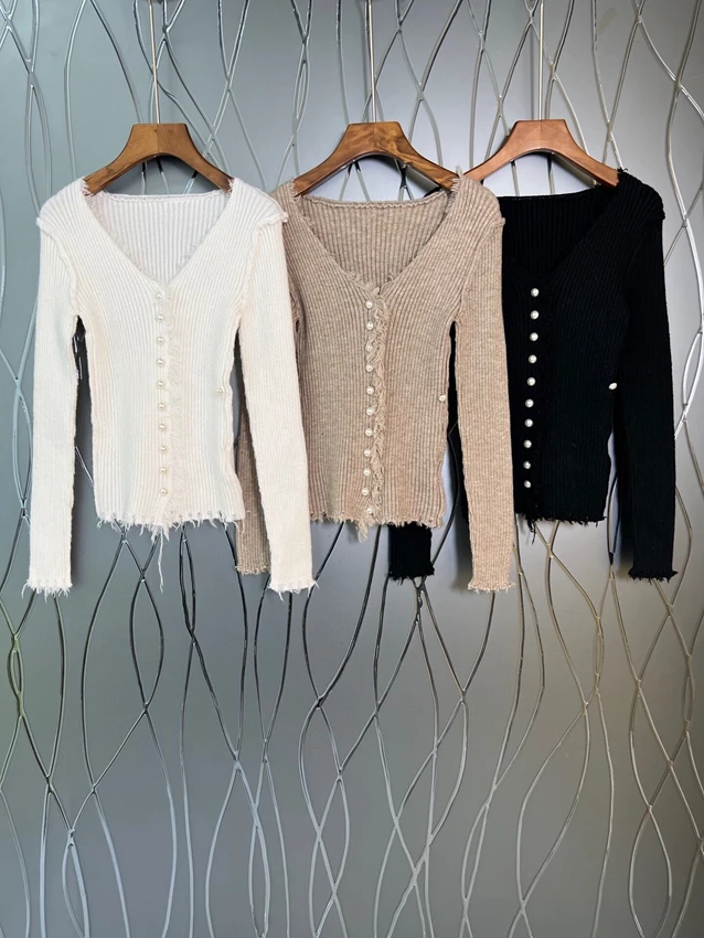 

2022 new women fashion long sleeve sexy casual V neck beard edge solid color slim top knitted sweater 1127