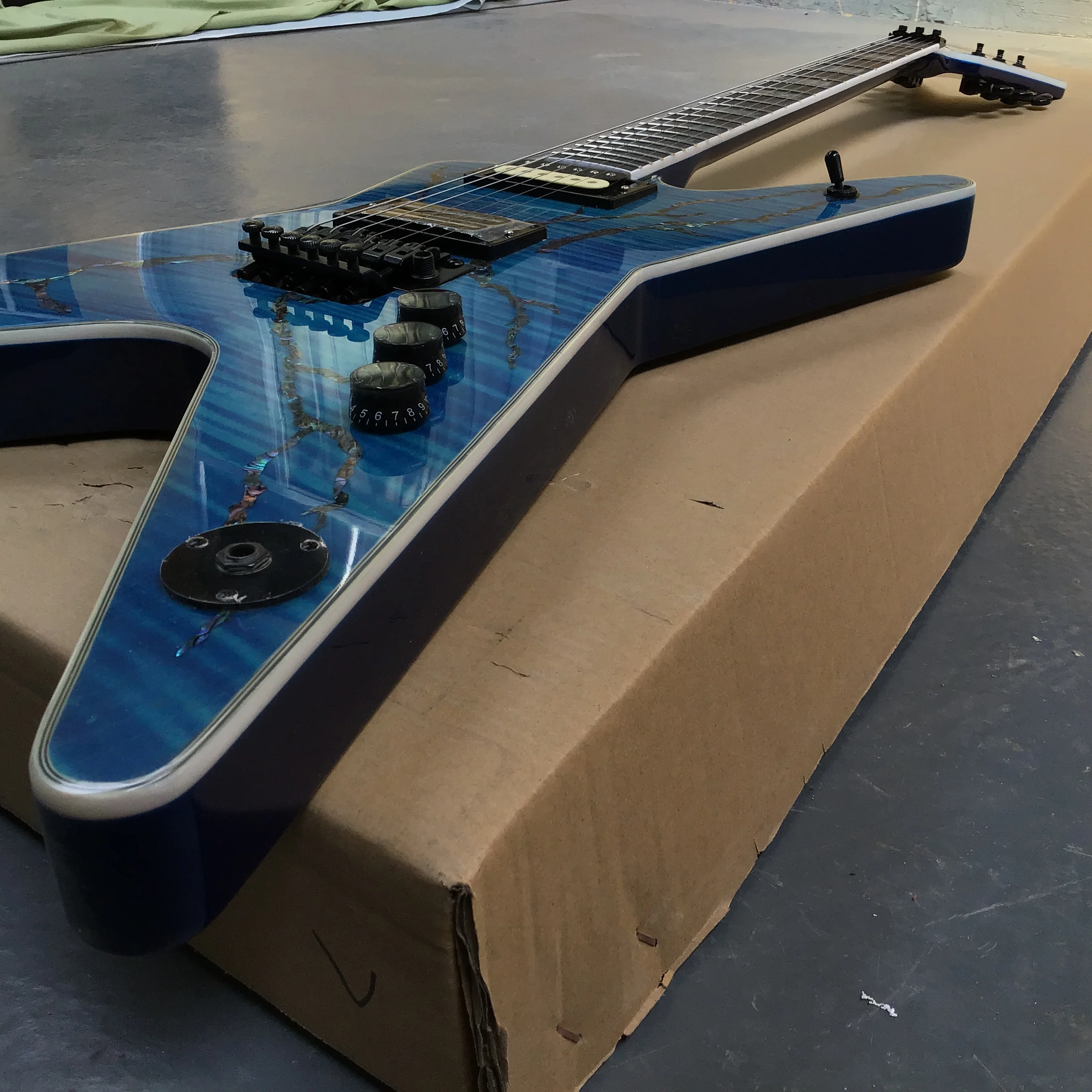 6-струнная электрическая гитара поверхность с Рисунком Тигра цветная