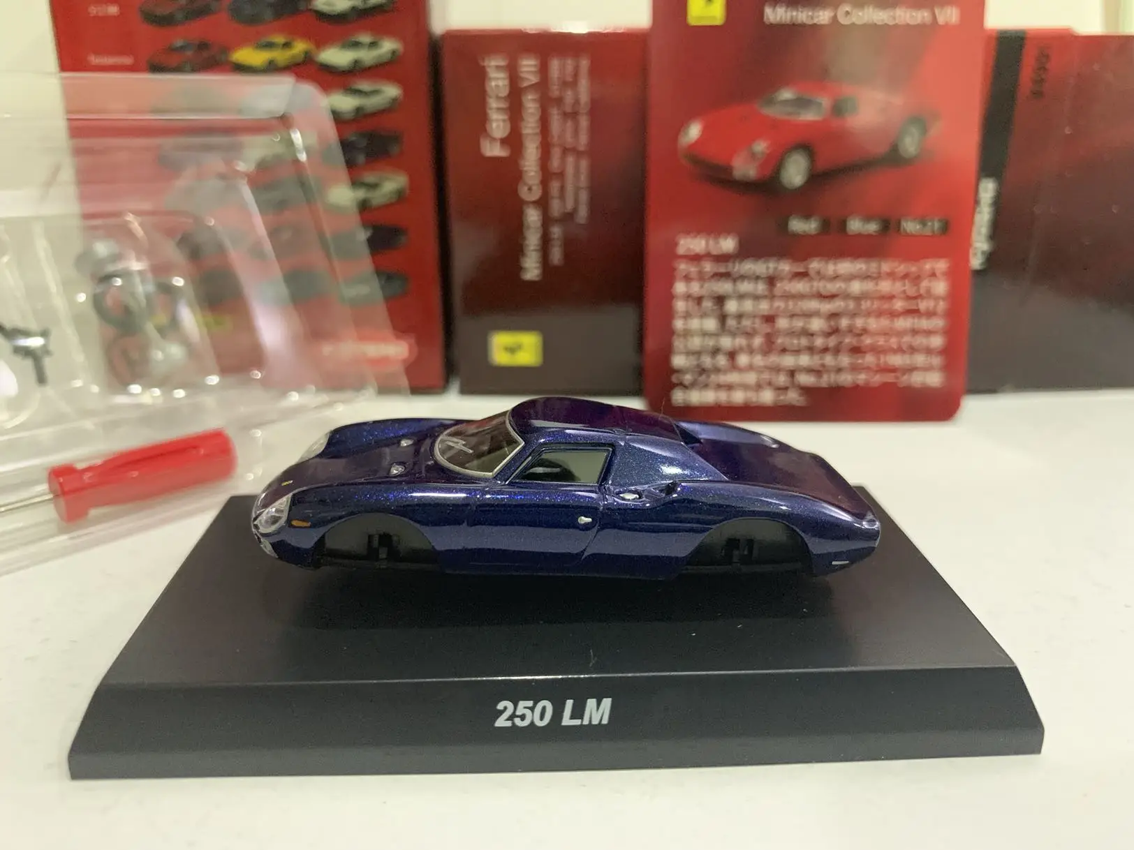

1/64 KYOSHO Ferrari 250 LM Collection of die-cast alloy assembled car decoration model toys
