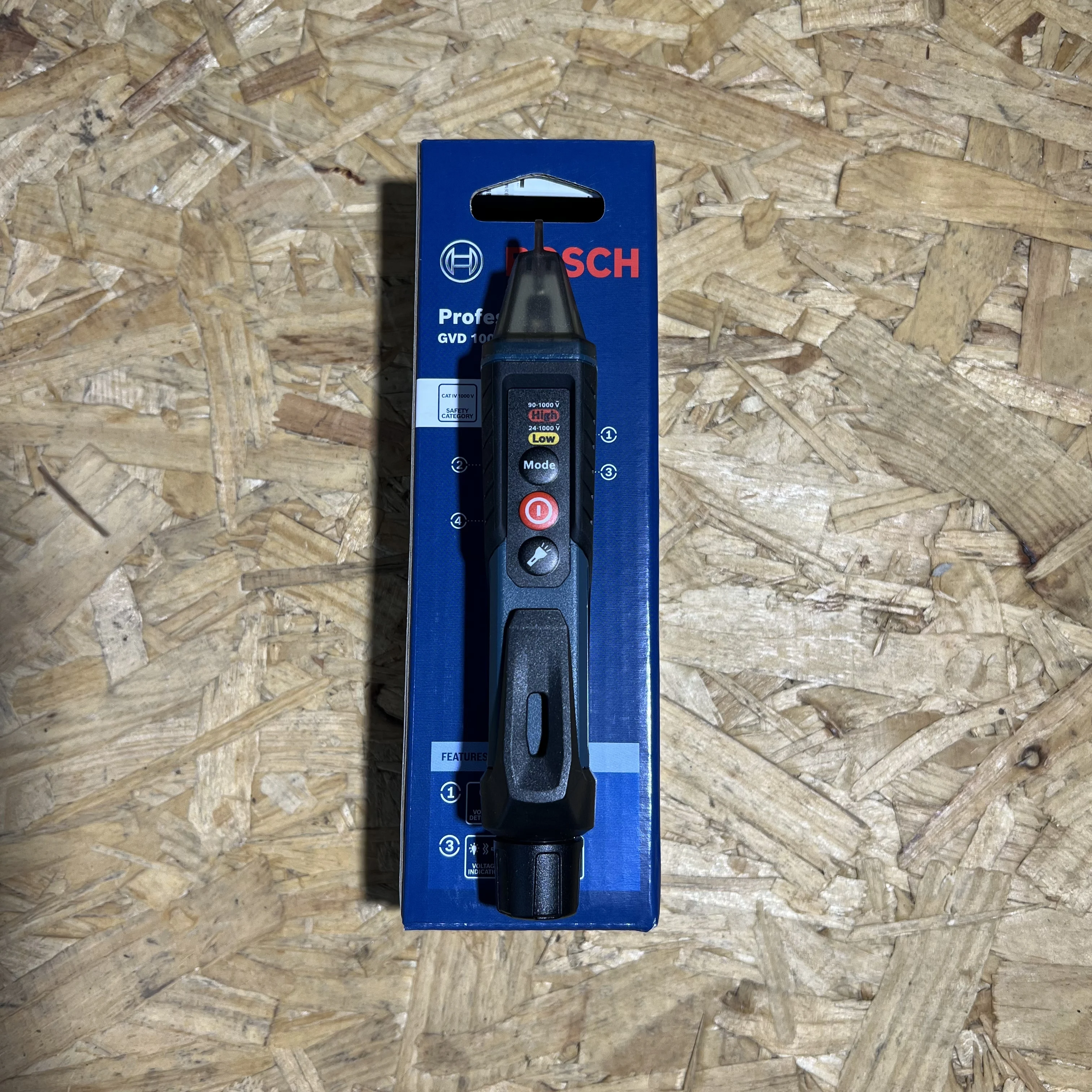 Фото Детектор напряжения Bosch GVD 1000-17 (бесконтактный) 24В-1000В, индикатор напряжения, тестер-ручка, самопроверка напряжения, интеллектуальный детектор обрывов цепи №2