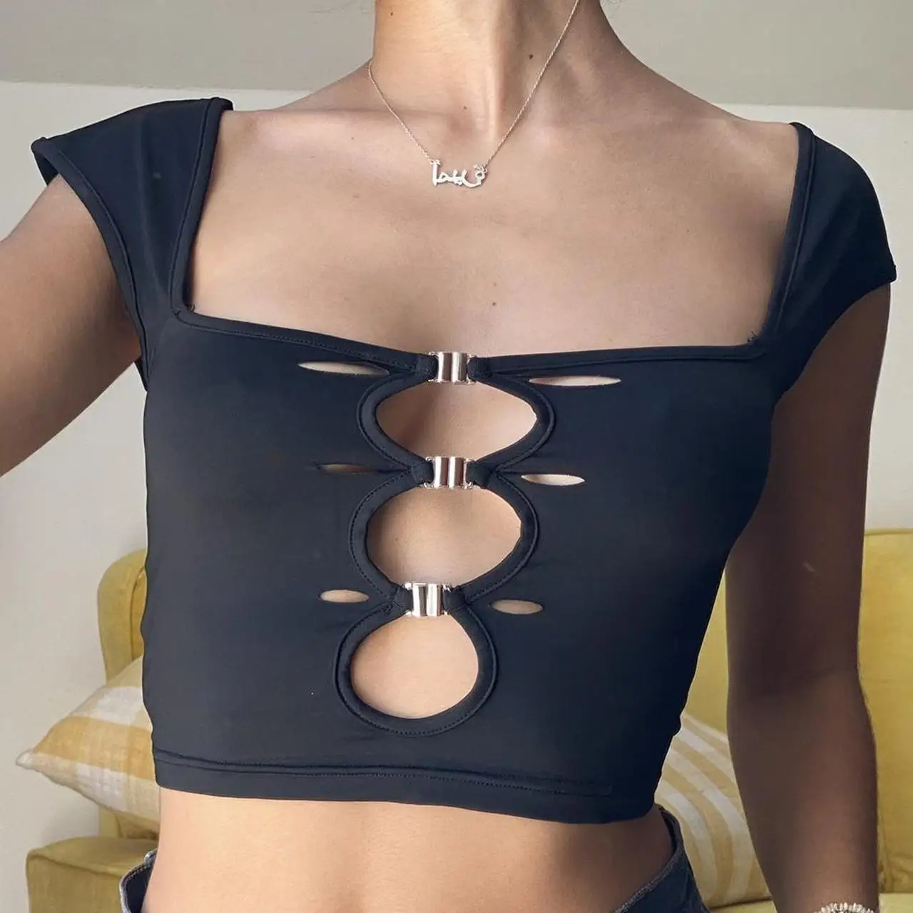 

Женская Винтажная футболка с коротким рукавом, квадратным вырезом и пряжкой