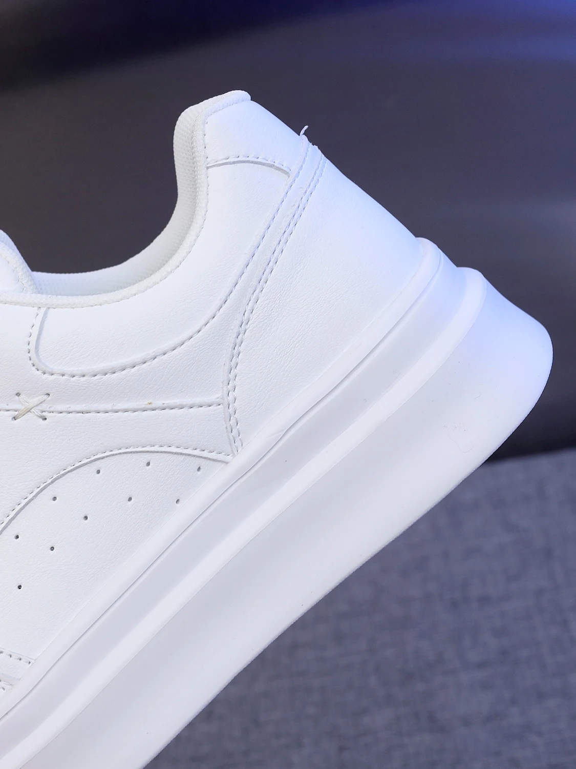 Повседневная обувь с дезодорантом из натуральной кожи 2024 белые туфли на толстой