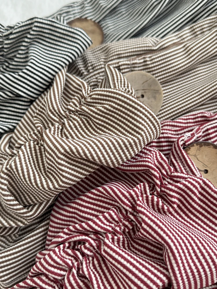 Женская футболка с длинным рукавом в полоску воротником-лодочкой