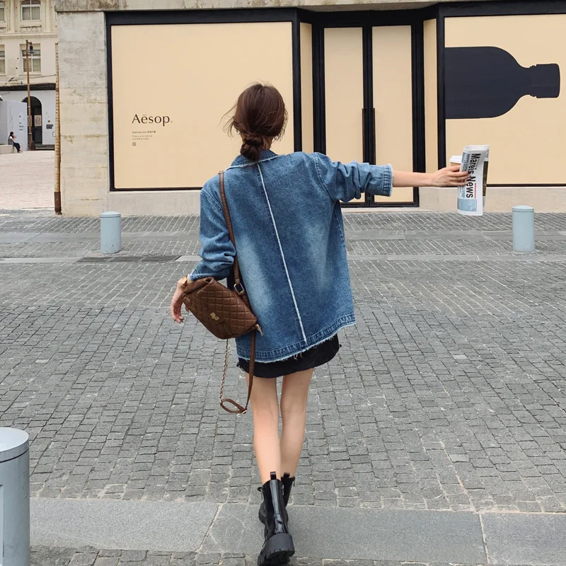 Куртка женская джинсовая с воротником-стойкой однобортная свободного покроя