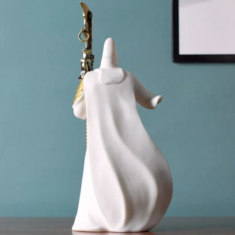 Белая керамическая фигурка героя мультфильма Гуан гонг нео-традиционный