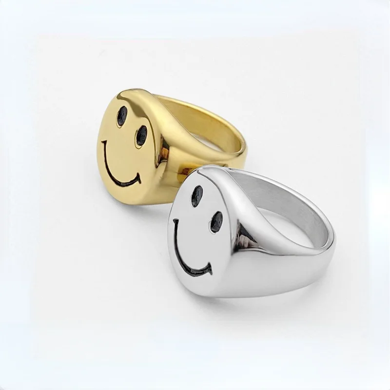 

2022 Luxury 316L Alloy Plated Smiley Face Ring Men and Women Fashion Trendy Simple Ins Titanium Steel Signet Ring