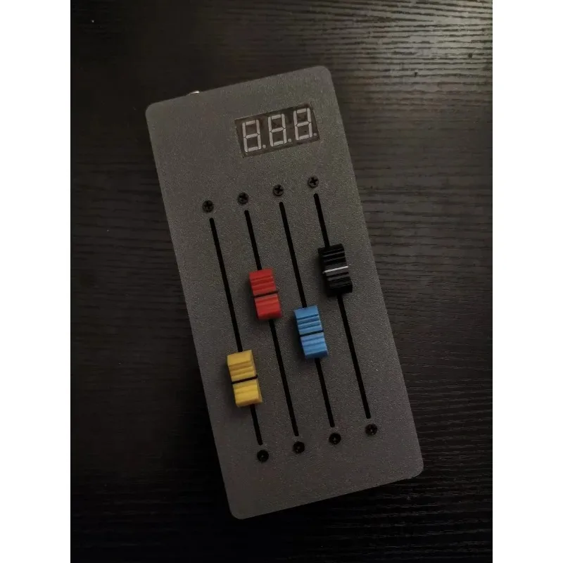 Фото 4-канальный MIDI-контроллер с длинным фейдером и цифровым дисплеем для управления аудио, устройство для студийной работы с DAW и музыкальным оборудованием №4