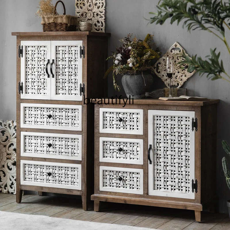 Настенный шкаф из массива дерева в американском стиле для гостиной с дверным