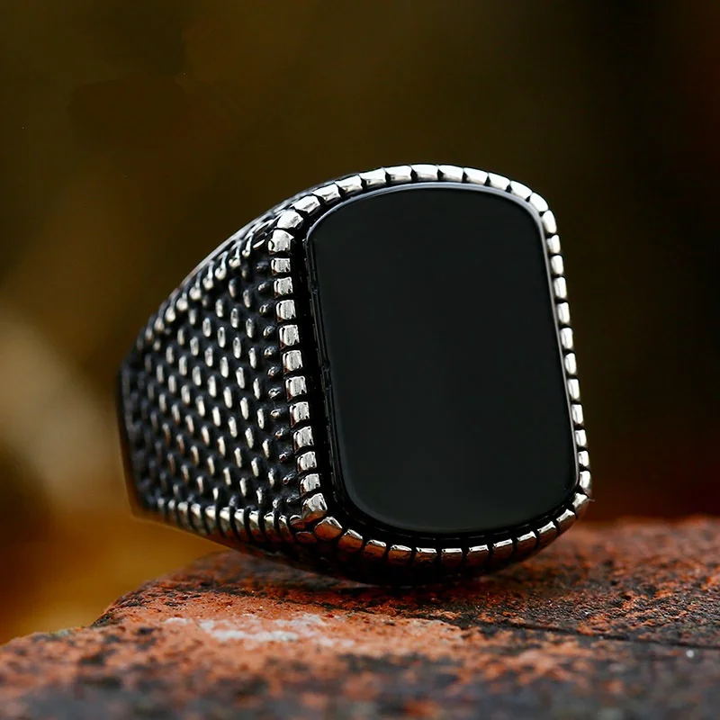

Punk Vintage Stainless Steel Inlaid With Black Stone Business Men Rings Trendy Fashion For Boyfriend Male Jewelry Gift Wholesale