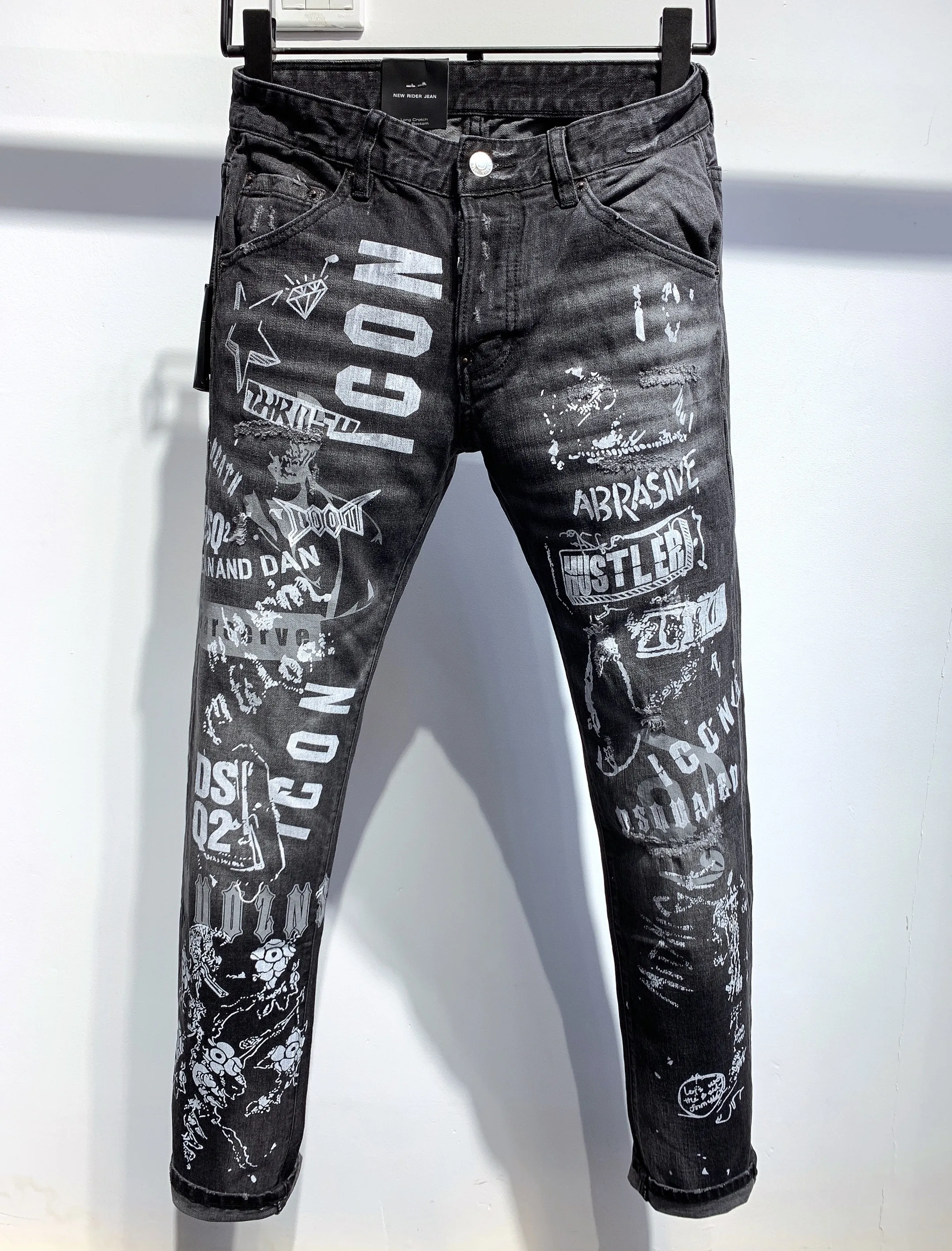 

New D2 Couple Vintage Skull Print Jeans Dsquared2 Fashion Washed Ripped Jeans Boyfriend Gift Distressed Streetwear 9706
