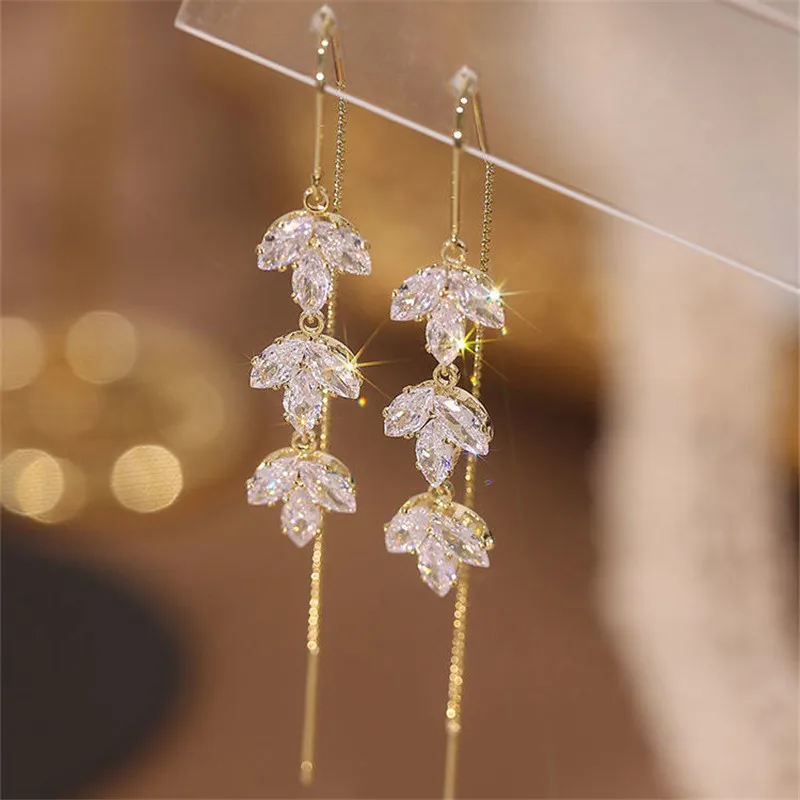 

Fashion Trend Unique Design Elegant and Exquisite Zircon Maple Leaf Tassel Ear Wire For Women Jewelry Wedding Party Premium Gift