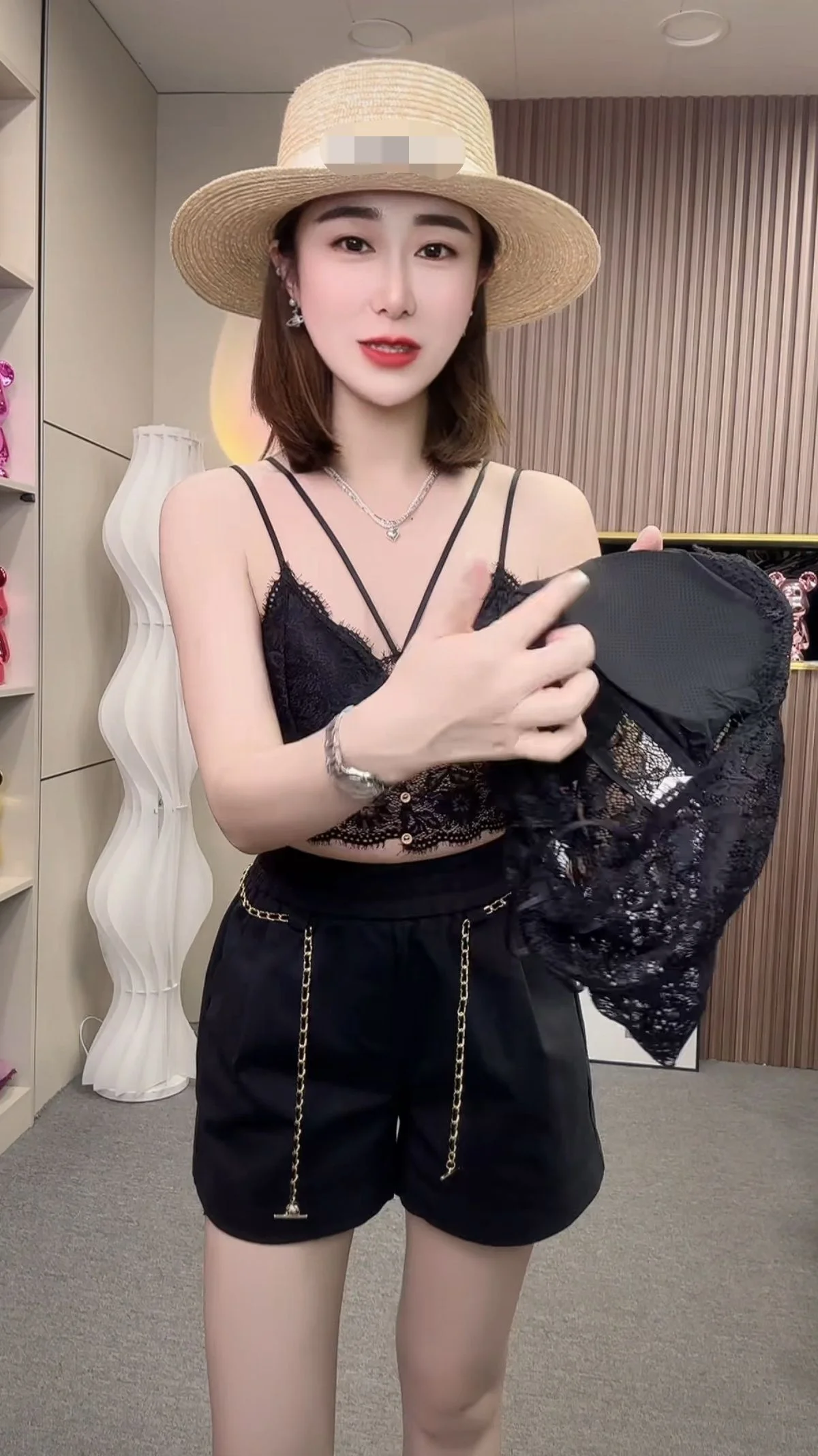 Лето 2024 новая мода с накладкой на грудь французское кружево красивой спинкой